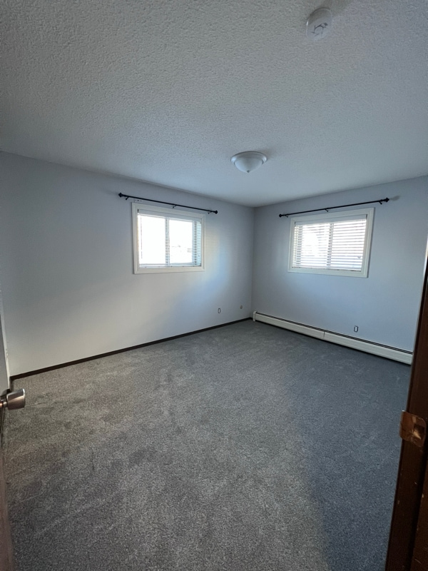 Building Photo - 211 W Pipestone Ave