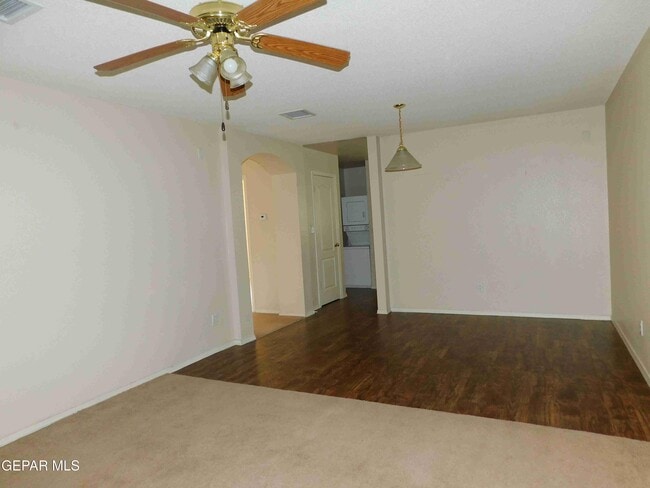 Foto del edificio - 3408 Blue Earth Ln