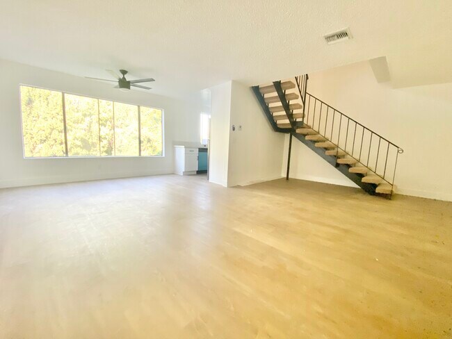 Foto del edificio - 4737 Orion Ave