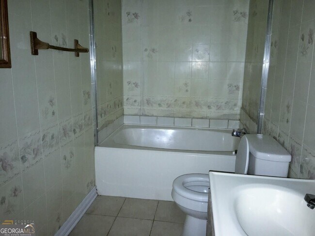 Foto del edificio - 214 Knodishall Dr