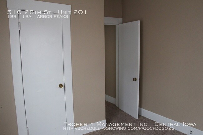 Building Photo - 516 28th St