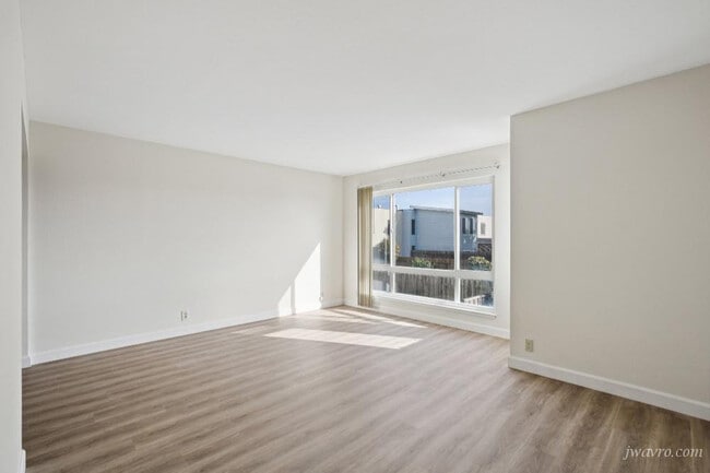 Building Photo - 3225 Vicente St