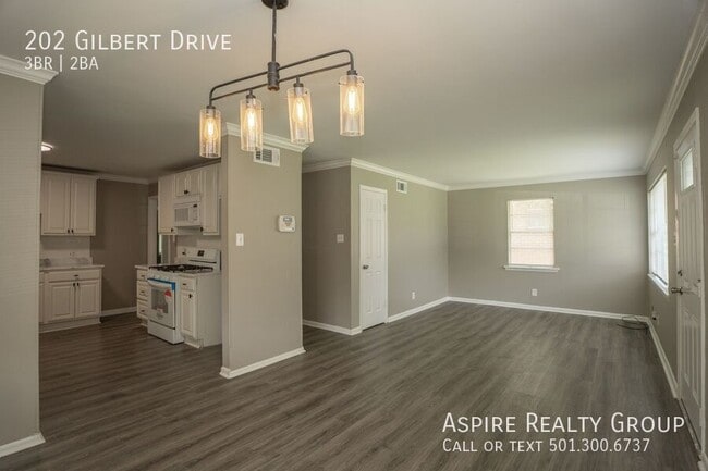 Building Photo - 202 Gilbert Dr