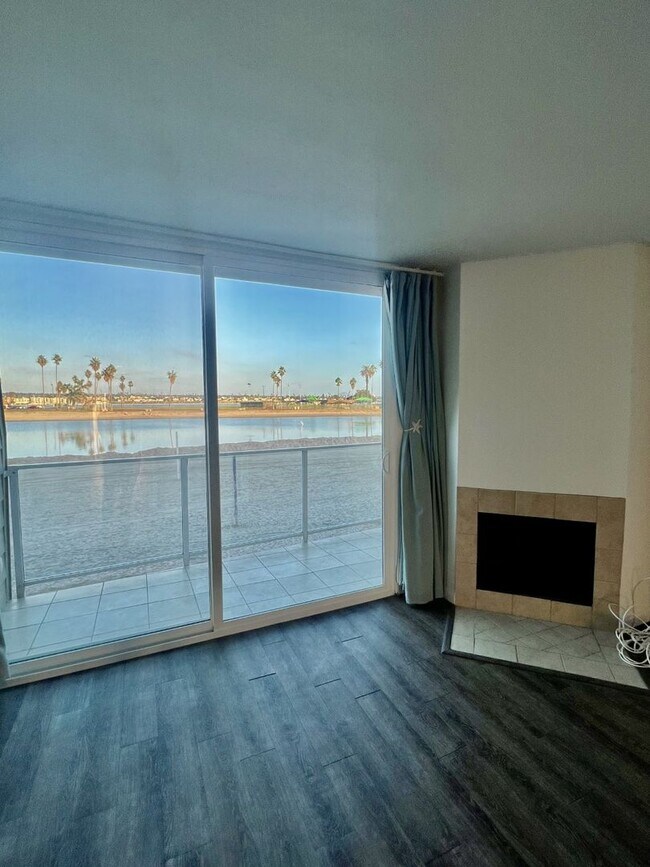 Building Photo - Breathtaking Views Of Mission Bay From You...
