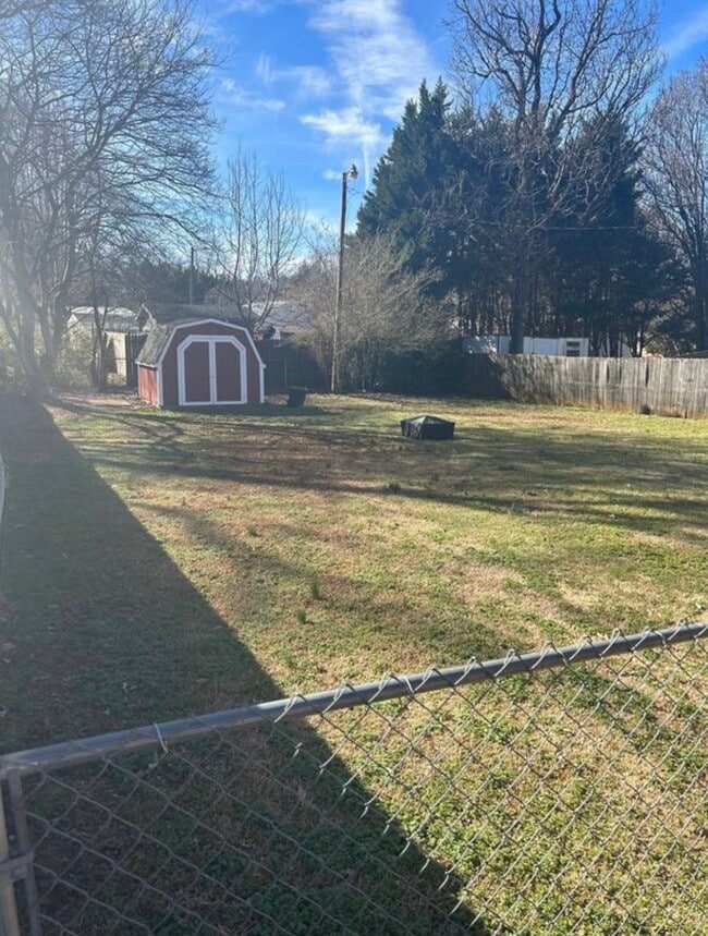 Back Yard - 102 Greentree Dr