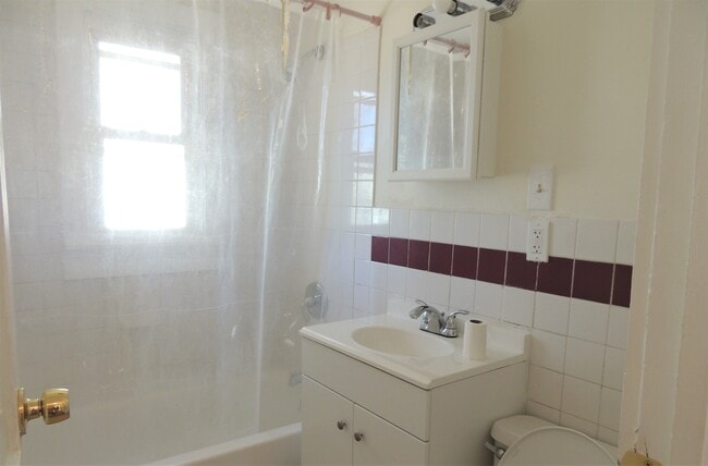 Building Photo - 171 Wake St