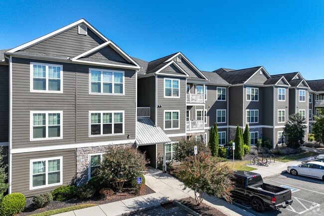 Building Photo - Ridge at Hamilton Crossing