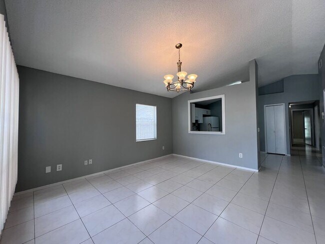 Building Photo - 1114 Shoshanna Dr