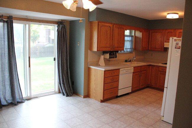 Foto del edificio - 222 Pleasant Ridge Rd