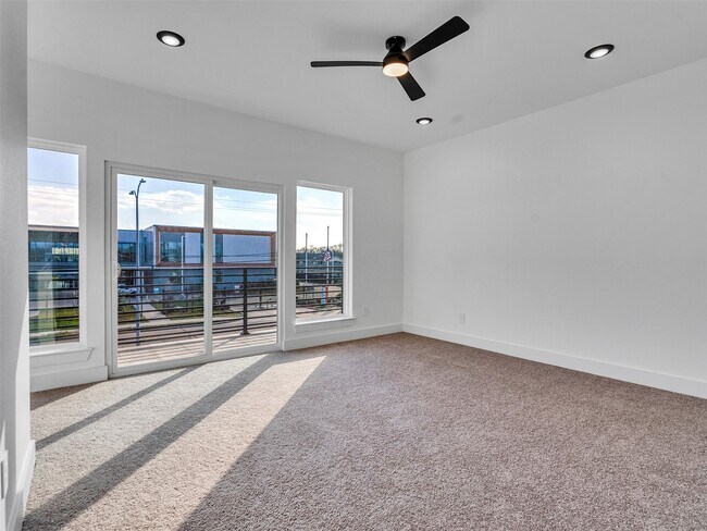 Foto del edificio - 4421 Reed Rd