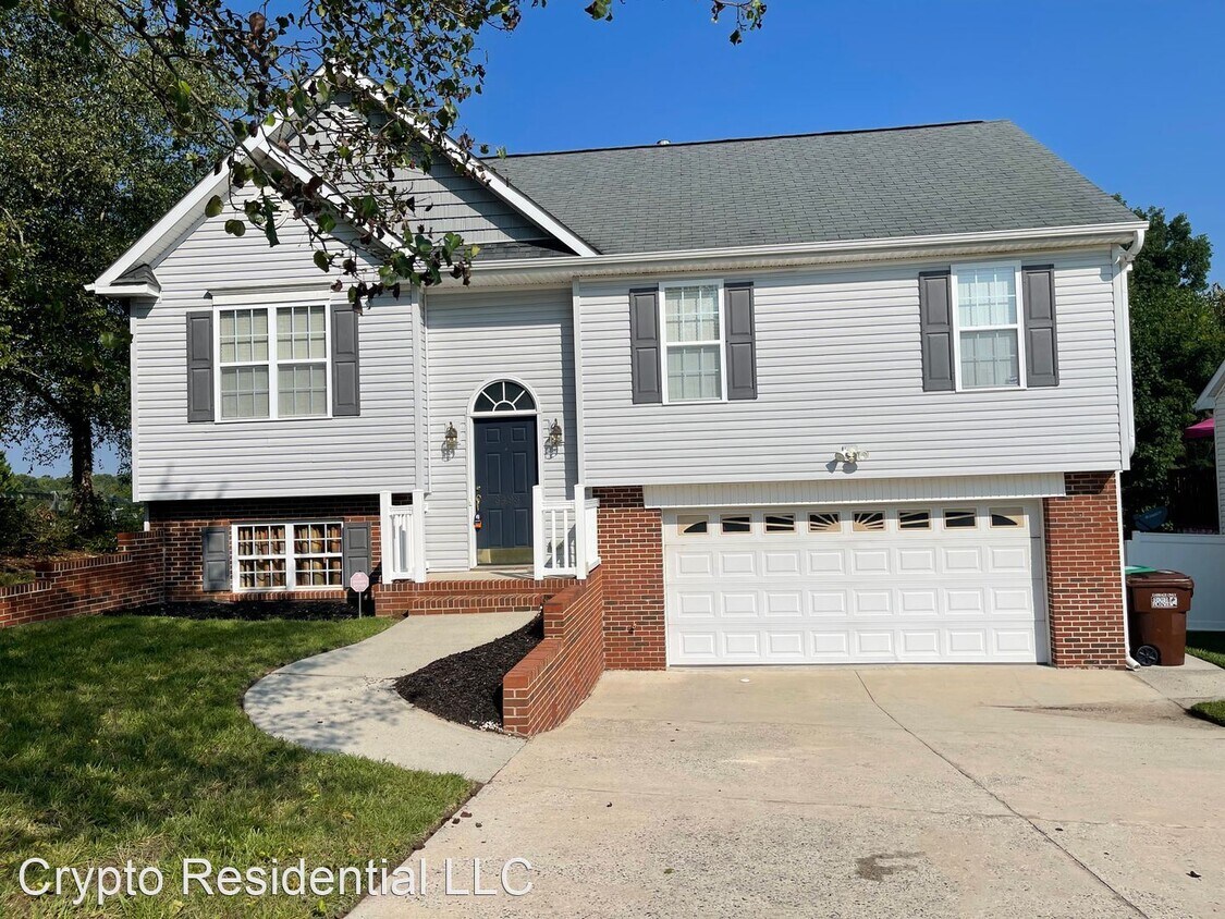 Foto principal - 3493 Hickswood Forest Dr