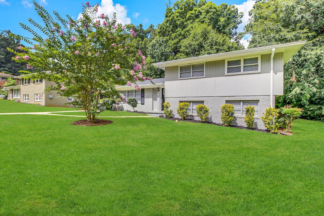 Primary Photo - 3189 Dogwood Dr