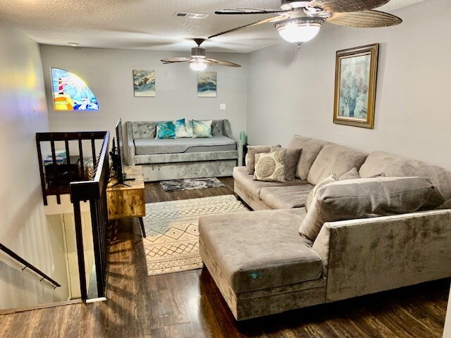 Upper Loft Area (day bed) - 1140 Marina Bay Dr