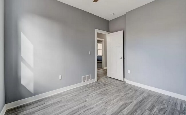 Foto del edificio - 2406 Woodland Ave