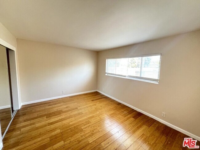 Foto del edificio - 2637 S Centinela Ave