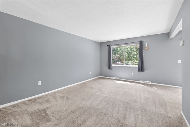 Building Photo - 9582 Fernwood Dr