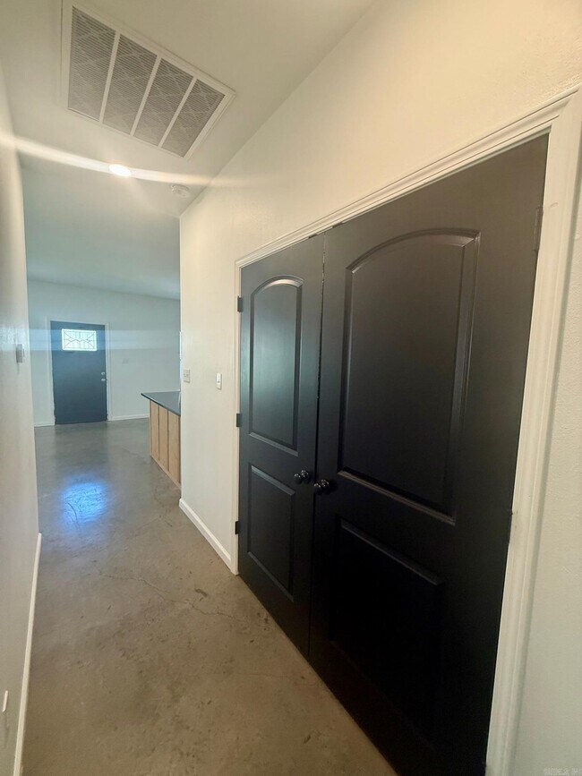 Foto del edificio - 322 E Maple St