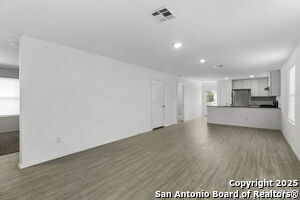 Foto del edificio - 9907 Jenny Grist