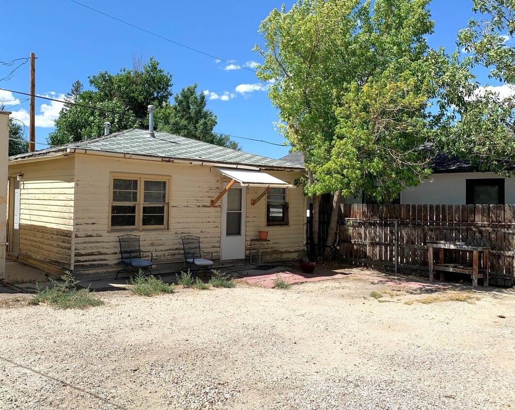 Primary Photo - Small 1 bedroom house, small dog OK