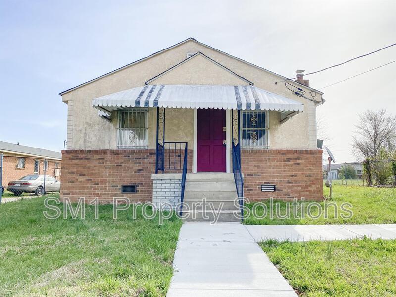 Primary Photo - 1017 Arbor Drive