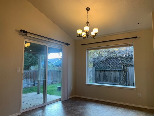 Foto del edificio - 1443 SW Sturgeon Ct