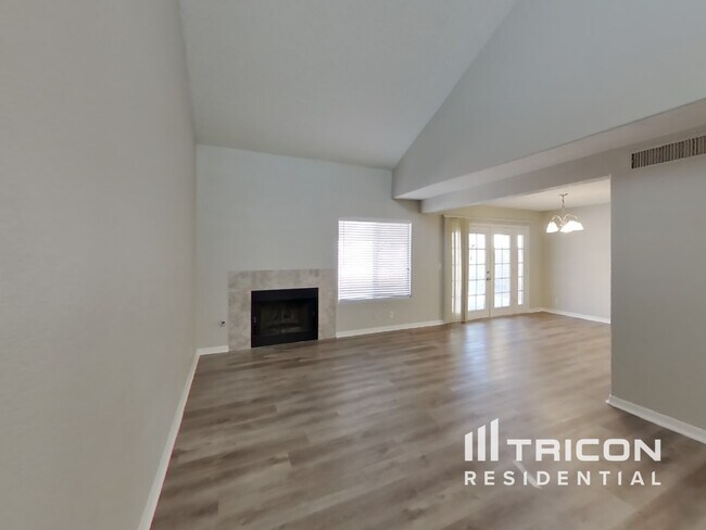 Building Photo - 1437 S Christy Ln