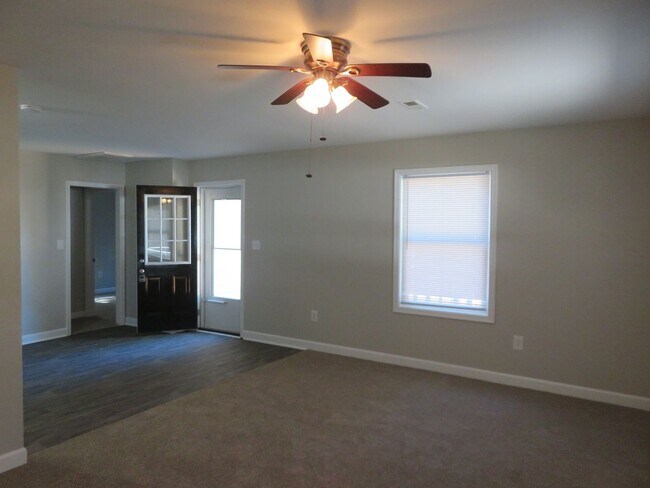 Building Photo - Duplex-N. Dinwiddie