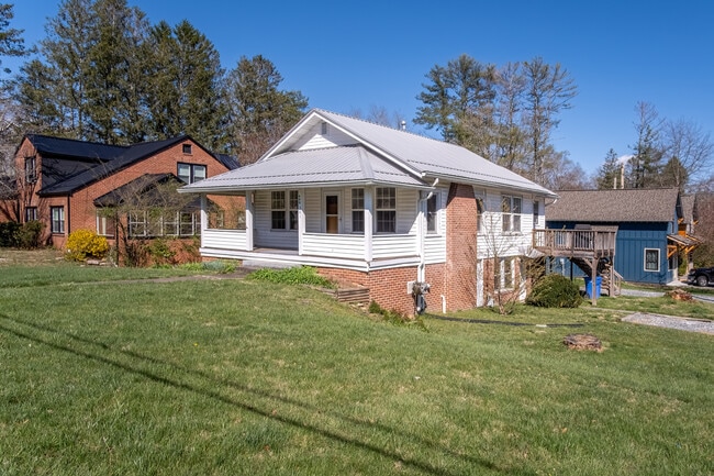 Photo - 445 S Broad St House