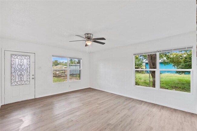 Building Photo - 704 East McNeil Road, Round Rock, TX 78664...