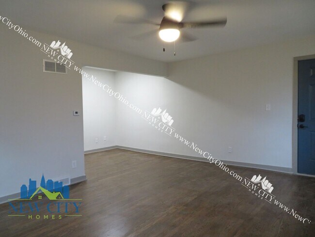 Foto del edificio - Newly Renovated Apartment Building