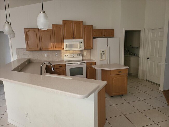 Building Photo - 351 Flamingo Rd