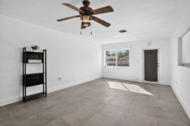 Foto del edificio - 642 SW 11th St