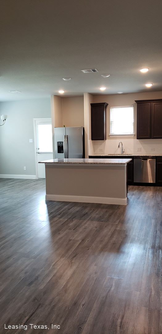 Foto del edificio - 3 br, 2.5 bath House - 4927 Sanger Circle Dr.