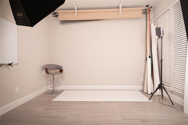 Foto del edificio - 4147 Lagoon Pl