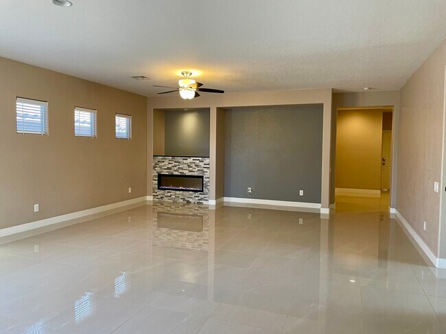 Foto del edificio - 2705 Mintlaw Ave