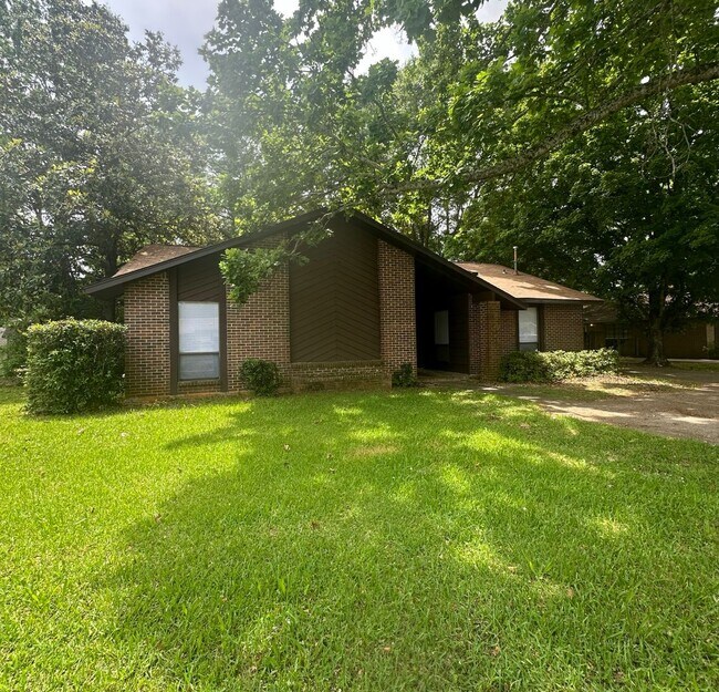 Building Photo - 5718 Wares Ferry Rd