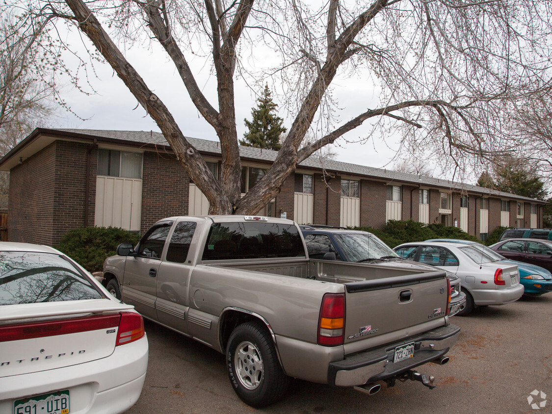 Primary Photo - Twin Peaks Apartments