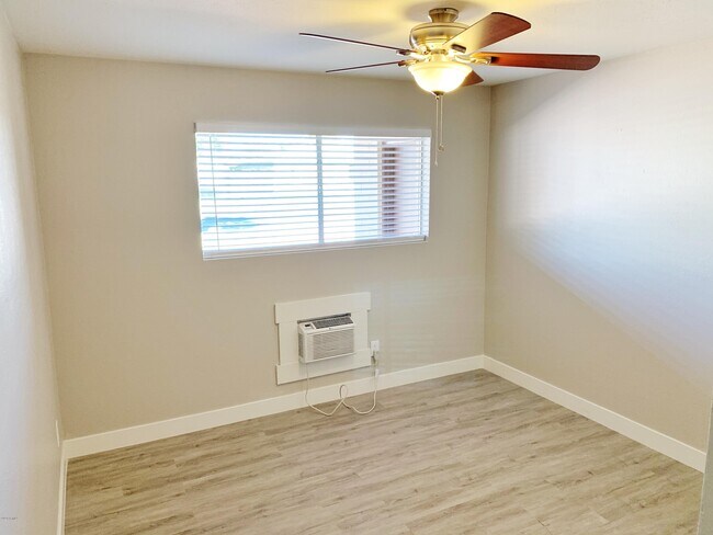 Foto del edificio - 2241 W Campbell Ave