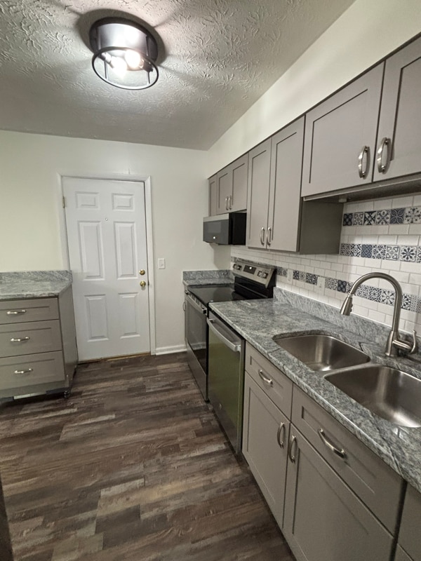 Foto del edificio - 10253 Crestland Ct