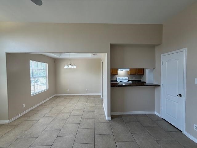 Foto del edificio - 2720 Camelot Dr