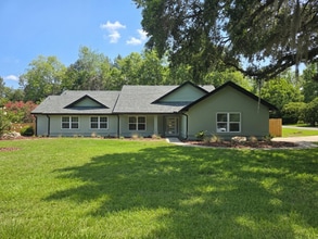 Building Photo - 9405 SW 21 Ave