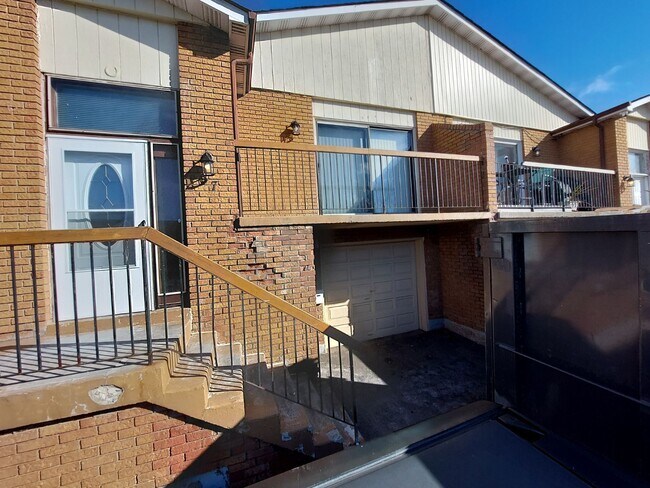Photo du bâtiment - 67 Simmons Blvd