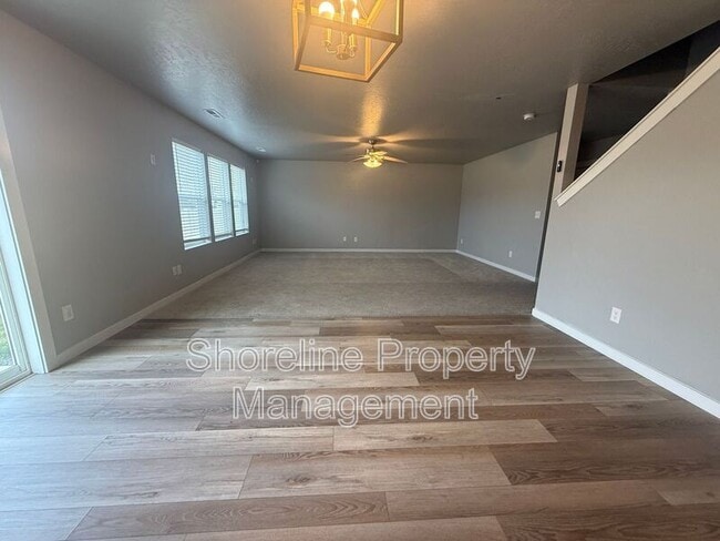 Building Photo - 973 S Nautilus Ave