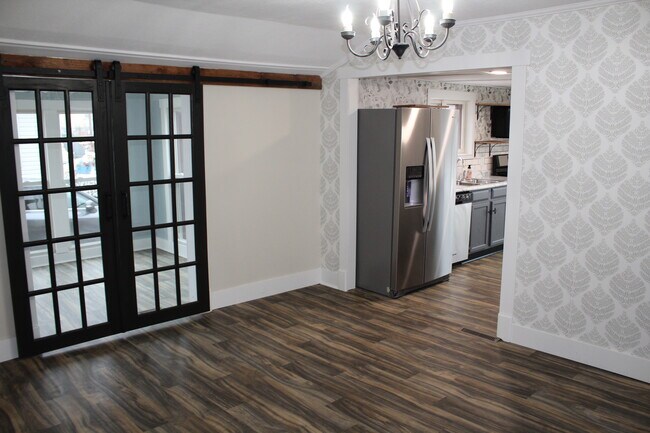 Dining Room/Sun Room - 7 W Lawton St