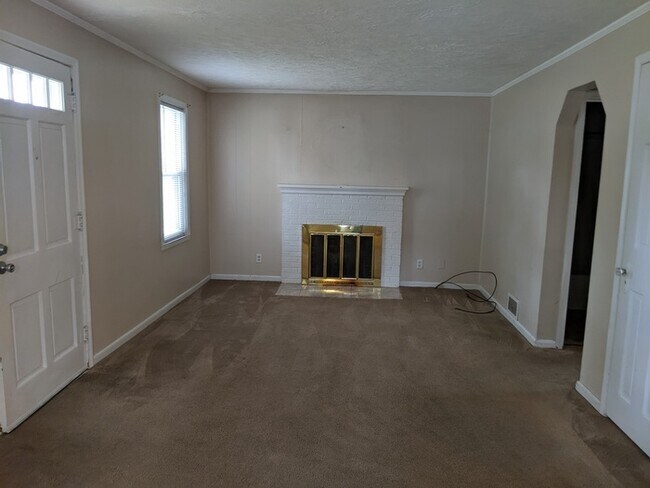 Building Photo - 1 Bed 1 Bath House Near Meadows Shopping C...