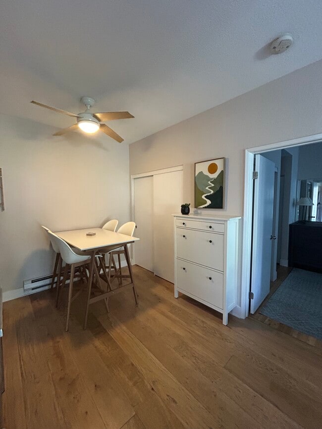 Foto del edificio - 57 Lakeshore Ct