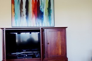 Cable y Wifi - 817 6th St