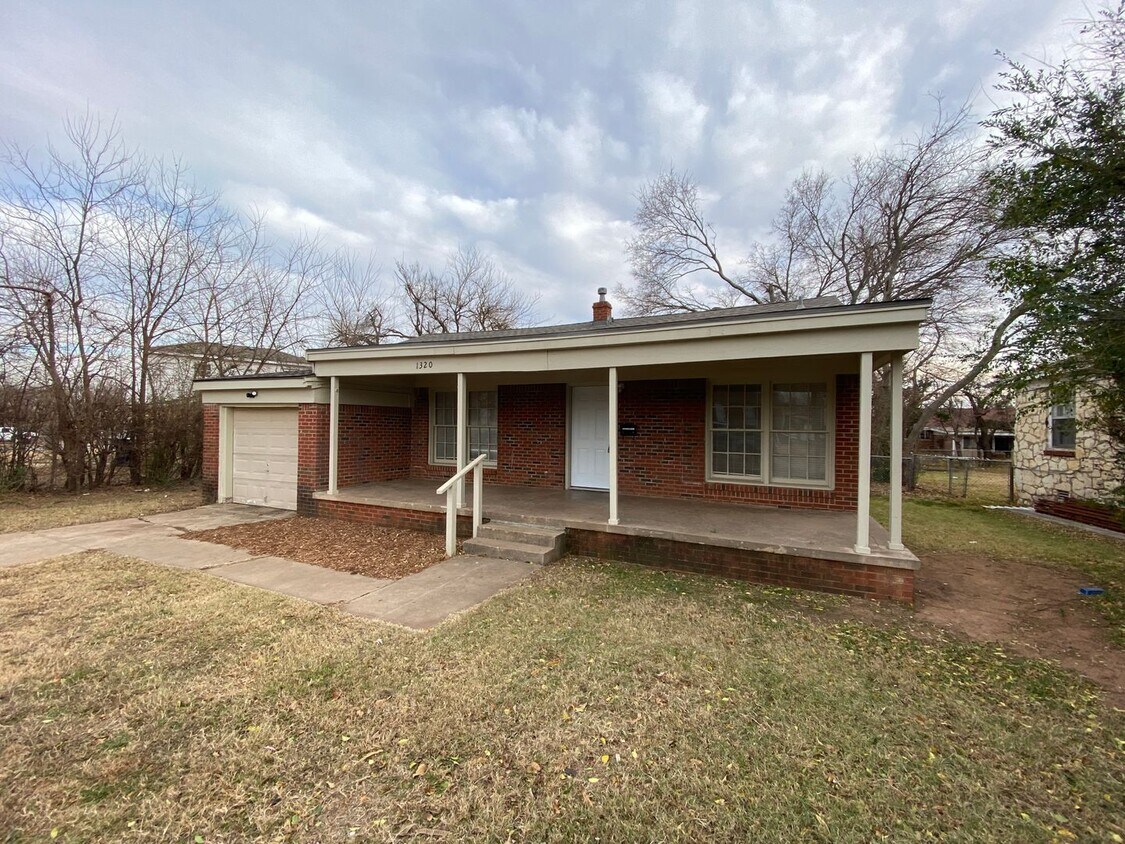 Primary Photo - 3 bed 1 bath home for rent - NE OKC