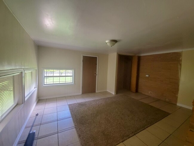 Foto del edificio - 4 Bedroom 2 bath Home in Shawnee