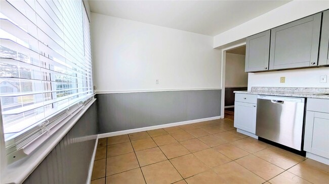 Building Photo - 6720 Cherryvale Dr